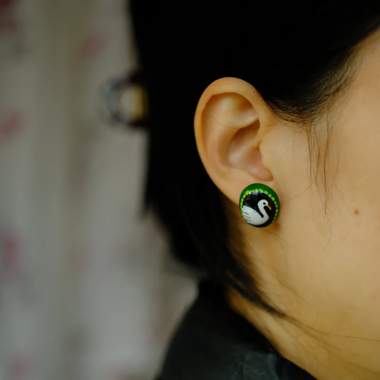 F136 titanium alloy Emerald Swan Motif Stud/original hand painted/hand-drawn/handmade